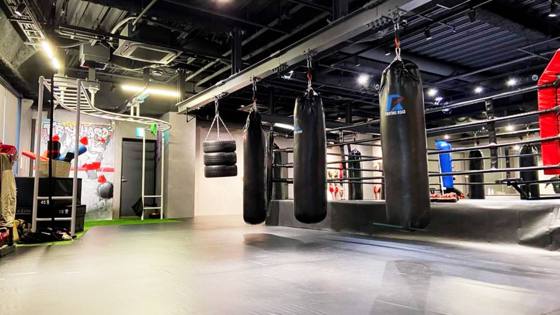 TRYHARD GYMの施工写真